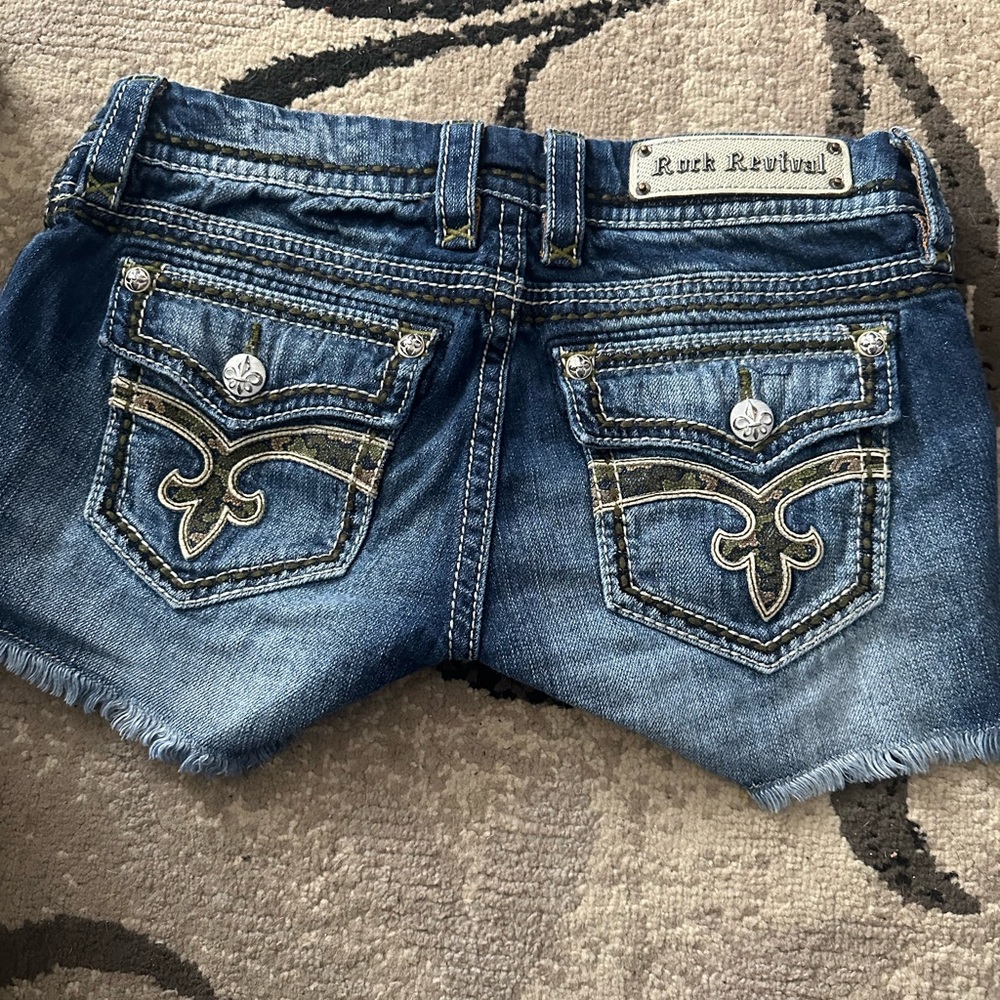 Newer shorts only worn a handful of times